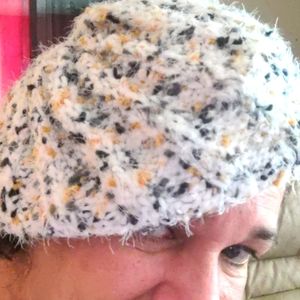 Knitted lady Beret/cap